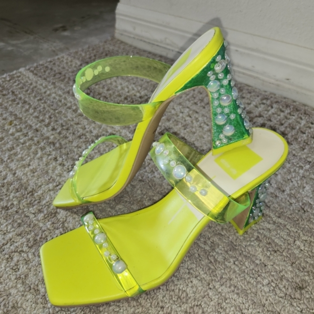 Shoes - Picture 5 of 6